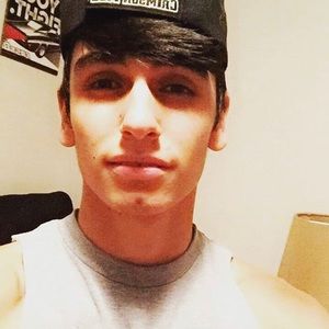 Meet your Posher, Cesar